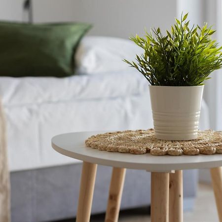 Ursus Sunny Studio For 4 Guests With Parking & Balcony By Noclegi Renters Varsóvia Exterior foto