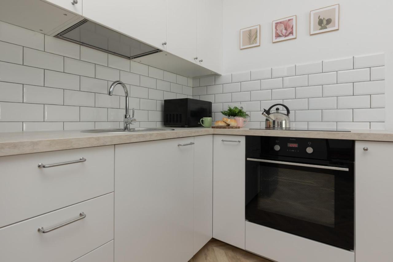 Ursus Sunny Studio For 4 Guests With Parking & Balcony By Noclegi Renters Varsóvia Exterior foto
