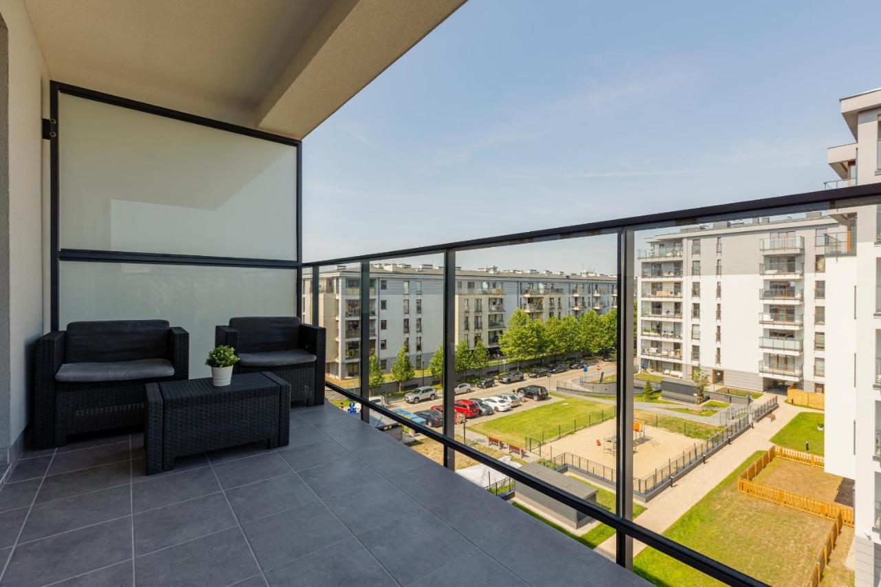 Ursus Sunny Studio For 4 Guests With Parking & Balcony By Noclegi Renters Varsóvia Exterior foto